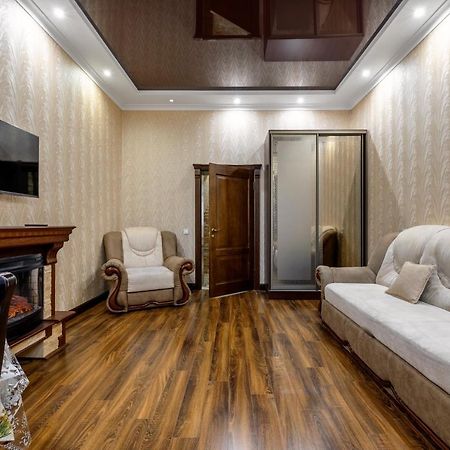 Noviy Svit 4 Apartments Lviv Buitenkant foto